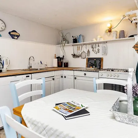 6 Person In Soby Aero-by Traum