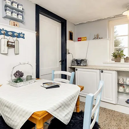 6 Person In Soby Aero-by Traum Havrekobbel