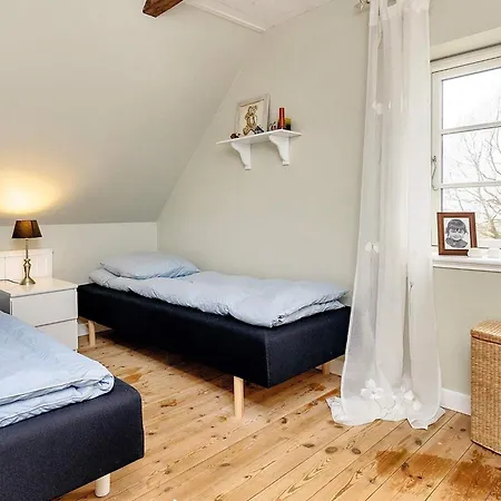 6 Person In Soby Aero-by Traum