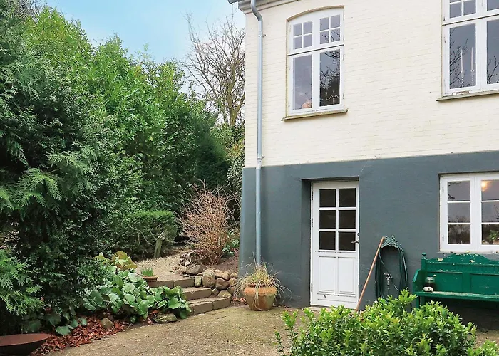 6 Person In Soby Aero-by Traum *